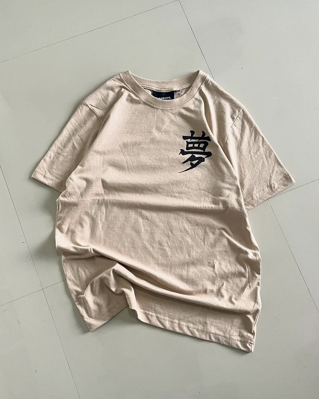 Beige t-shirt with black “Dream” Kanji front print and detailed Japanese art on the back – Junk Fits