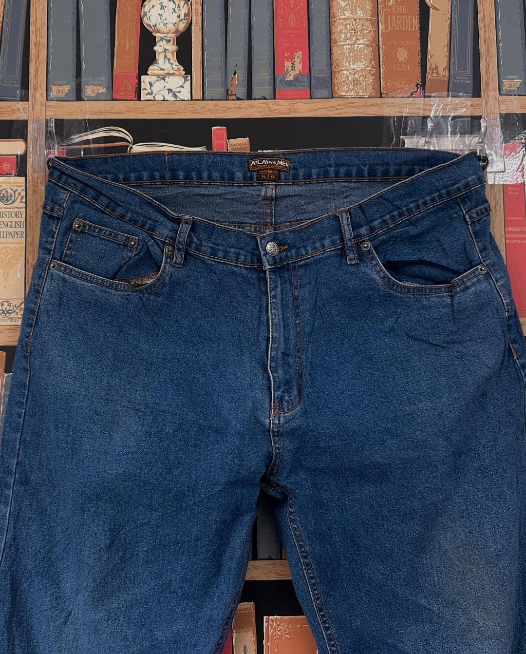 Close-up of fabric and stitch detailing on Junk Fits Big Size Denim Jeans