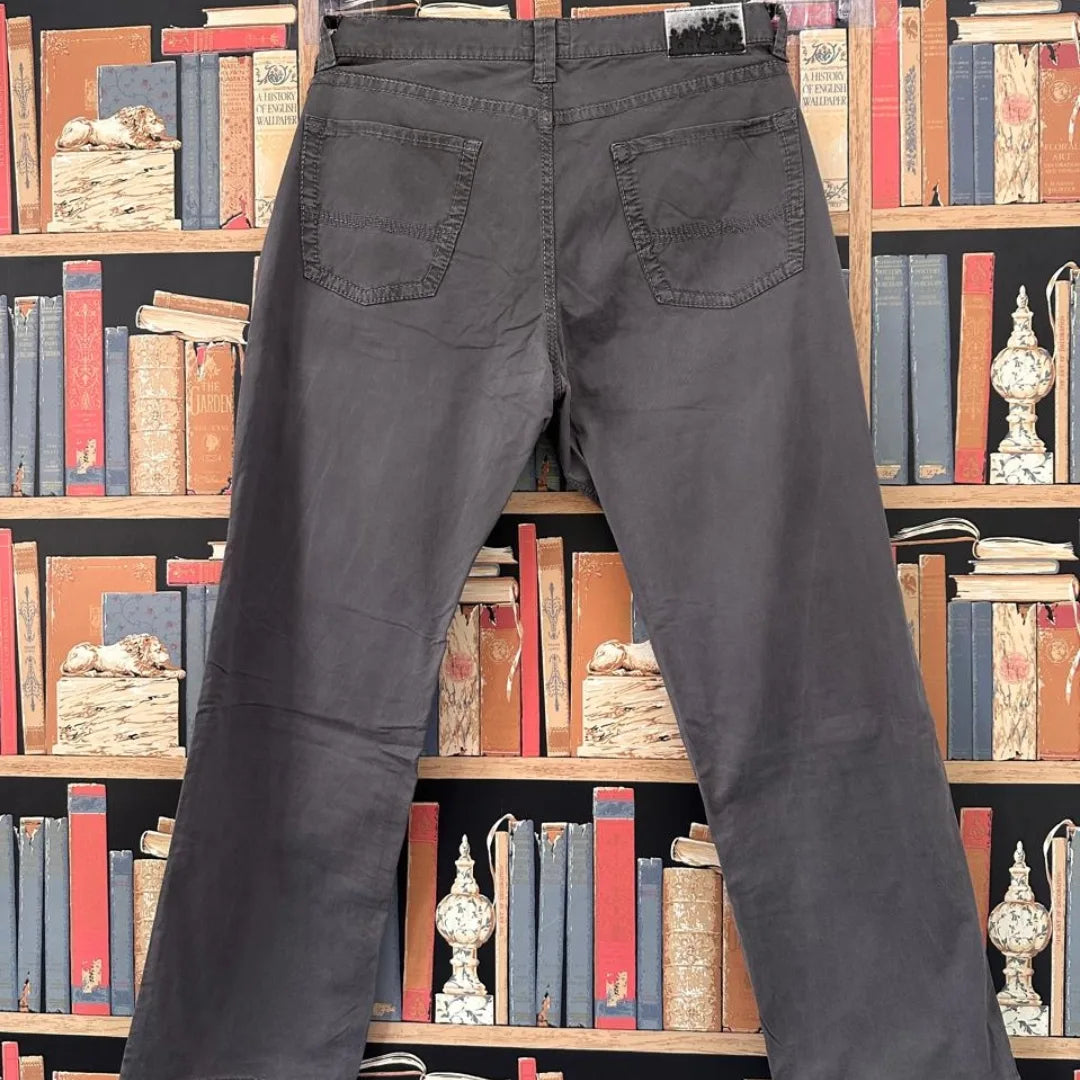 Back view of Junk Fits Big Size Cargo Pants